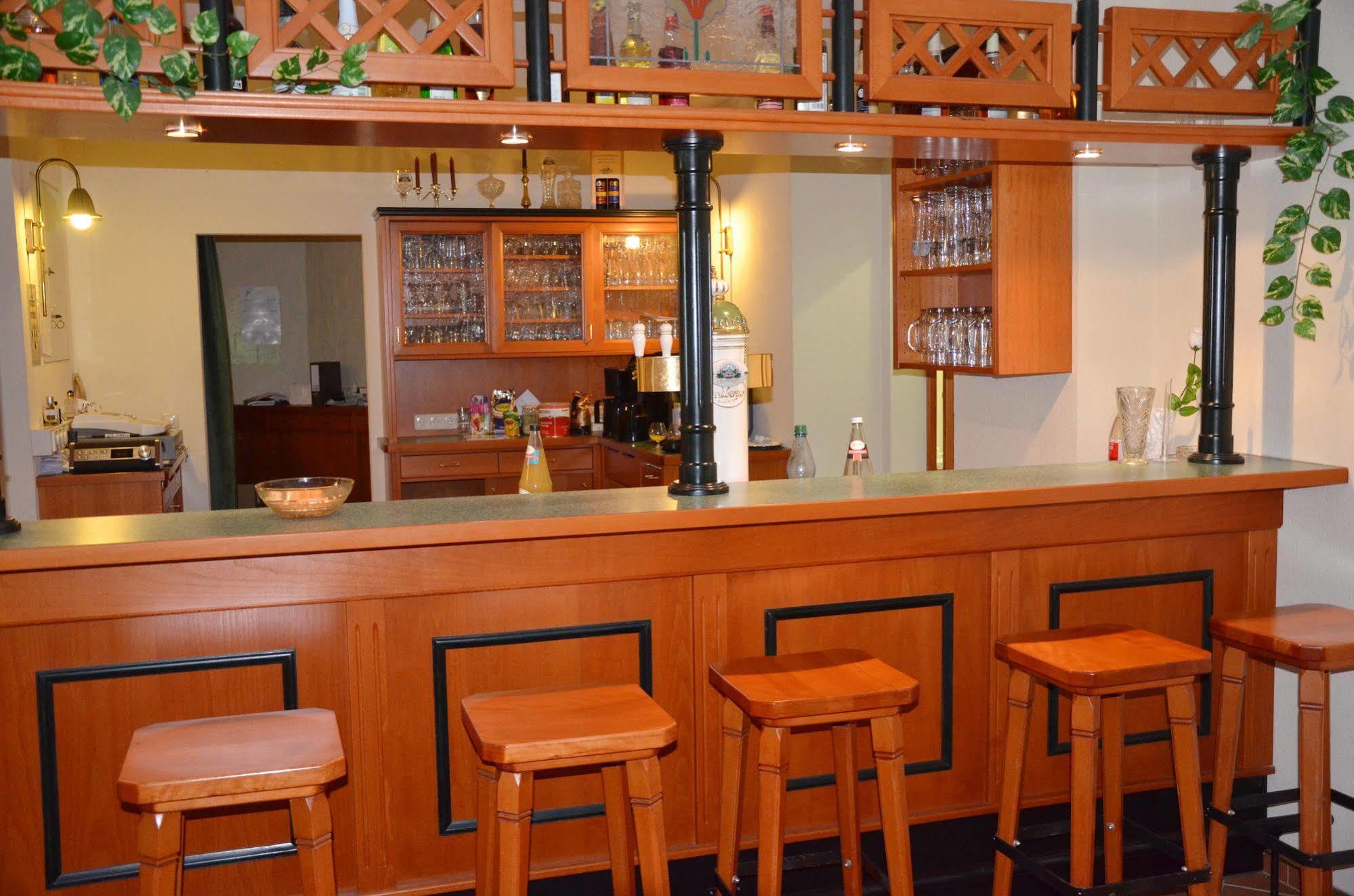 Hotel Zur Hallenburg Kurort Steinbach-Hallenberg Экстерьер фото